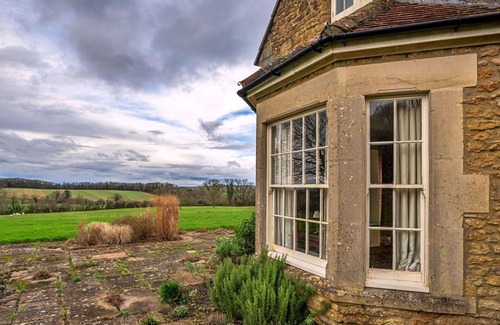Wincanton House | Beautiful villa for 16 people with WIFI, terrace, pets allowed and parking