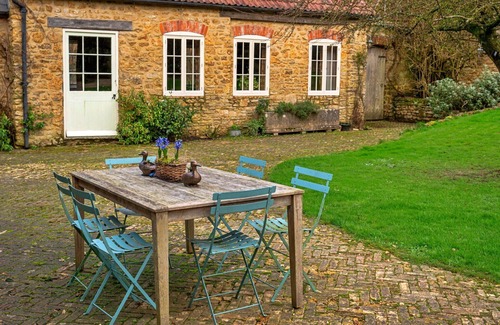 Wincanton House | Beautiful villa for 16 people with WIFI, terrace, pets allowed and parking