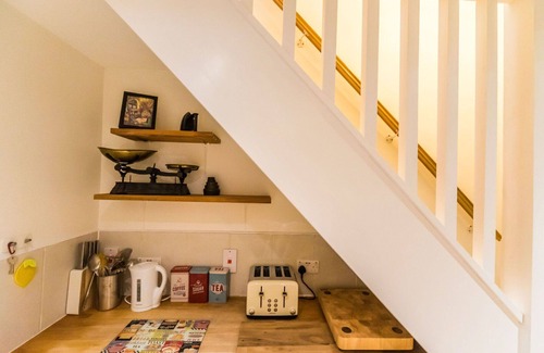 Holestone Moor House | Beautiful villa for 4 guests with WIFI, TV and terrace