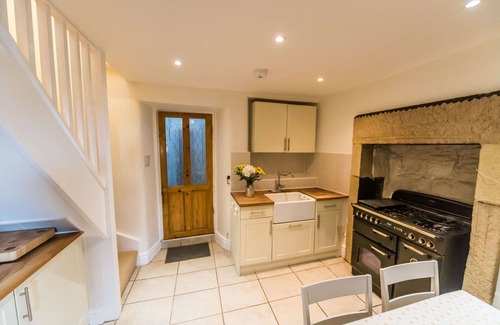 Holestone Moor House | Beautiful villa for 4 guests with WIFI, TV and terrace