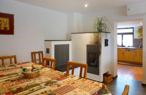 Huefingen House | Beautiful villa for 6 guests with WIFI, TV, patio and pets allowed