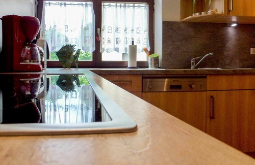 Huefingen House | Beautiful villa for 6 guests with WIFI, TV, patio and pets allowed
