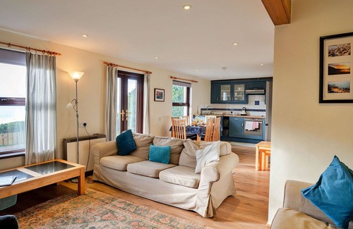 Sennen House | Beautiful villa for 6 people with WIFI, pets allowed and parking