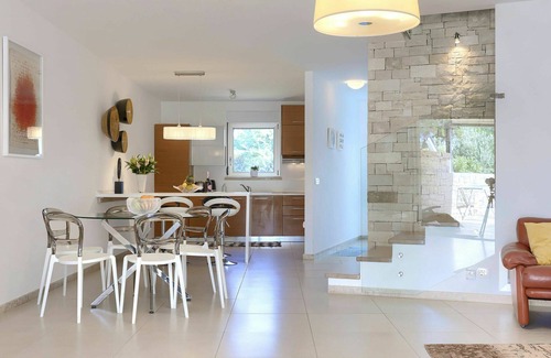 Krizine House | Beautiful villa for 6 guests with private pool, A/C, WIFI, TV, terrace, pets allowed and parking
