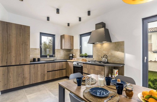 Vrznaveri House | Beautiful villa for 6 guests with A/C, private pool, WIFI, TV, terrace, pets allowed and parking