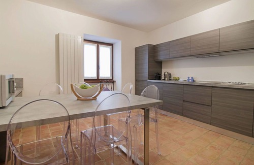 Tresana Villa | Beautiful villa for 4 guests with pool, A/C, WIFI, TV, terrace, pets allowed and panoramic view