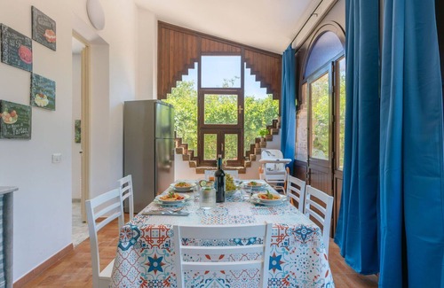 Misilmeri House | Beautiful villa for 10 people with private pool, A/C, WIFI, TV, terrace and pets allowed
