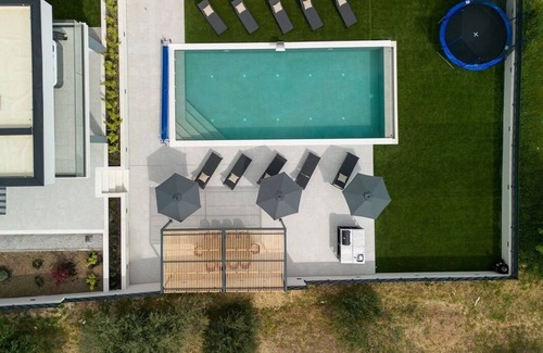Kastel Stari Villa | Beautiful villa in Kastel Stari, great for families