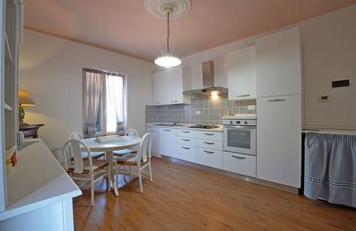 Aulla Villa | Beautiful villa with WIFI, A/C, TV, terrace, pets allowed and parking, close to La Spezia