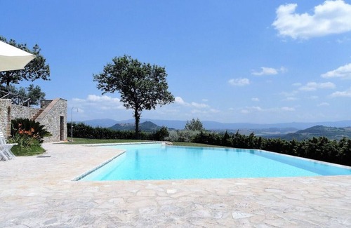 Todi Villa | Beautiful Villa with Stunning Pool