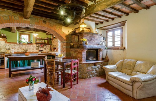 Pontito Villa | Beautiful villa with WIFI, private pool, TV, balcony, pets allowed, panoramic view and parking
