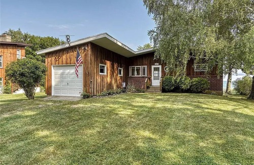 Fancher Cottage | Beautiful water front with spectacular sunsets