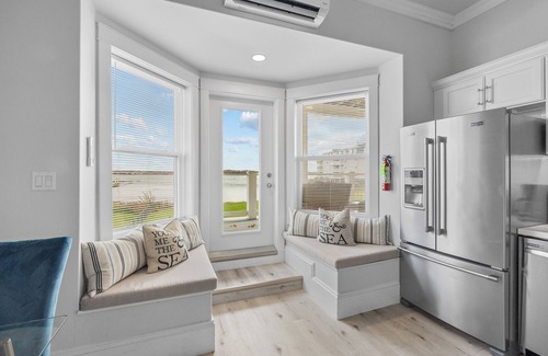 Charlottetown Condo | Beautiful Waterfront 2 Bdrm Condo Downtown Ch'town