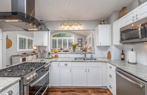 Canadian Lakes House | Beautiful Waterfront Property with year round fun