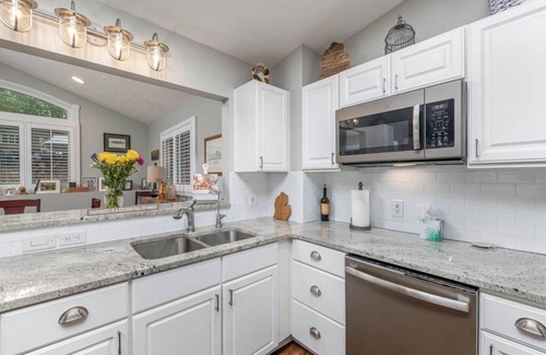 Canadian Lakes House | Beautiful Waterfront Property with year round fun