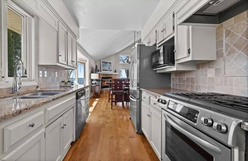 Luxemburg House | Beautiful waterfront home on Green Bay in Door County.