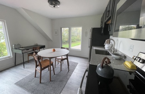 Middlebury - Warren Apartment | Beautiful, well-appointed, 1-bedroom apt with gorgeous views