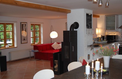 Hauert House | Beautiful well-kept thatched cottage in Tating WLAN, sauna, fireplace, quiet location
