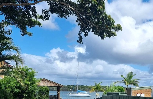 Iluka Apartment | BeautifulI luka! Come whale spotting! Jetty, pool, boat ramp, boat parking.