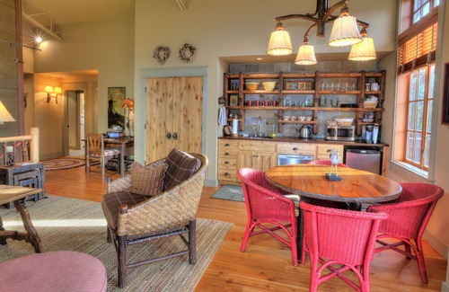 Bainbridge Island House | Beautifully appointed Garden Cottage Guesthouse on Charming Farm Property