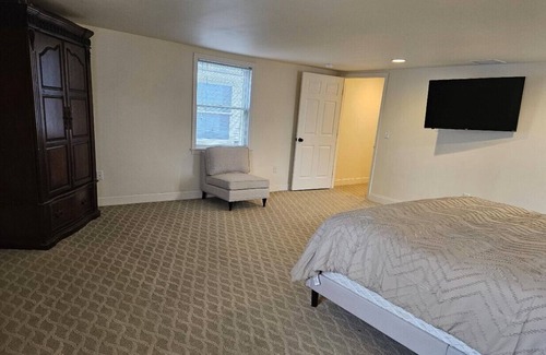 Brownstown Apartment | Beautifully-Appointed New Apartment with Homey Feel in Brownstown PA!