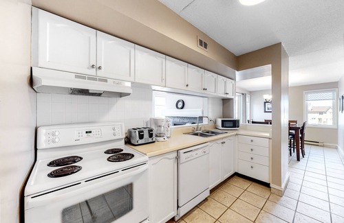 The Blue Mountains Condo | Beautifully-decorated four-season family getaway in Blue Mountain