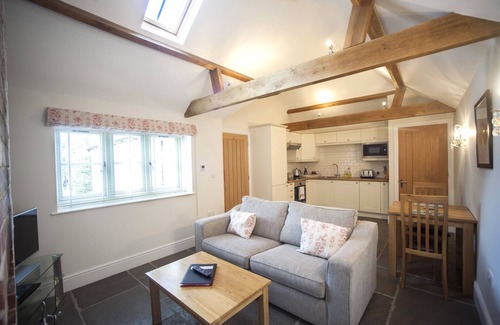 Nettleton Cottage | Beautifully converted cottage in lovely South Cotswold village