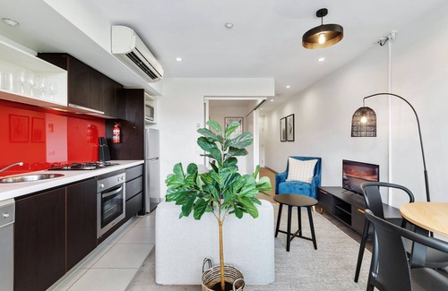 St Kilda Apartment | Beautifully Cosy St Kilda Apartment