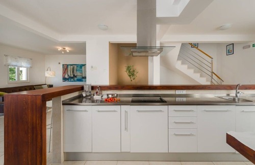 Mirce Villa | Beautifully Decorated Villa Near Green Village