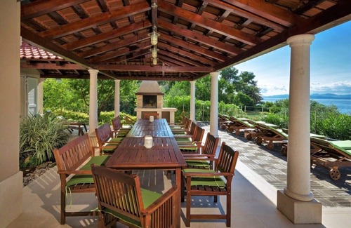 Mirce Villa | Beautifully Decorated Villa Near Green Village