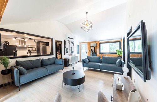 Petawawa Cottage | Beautifully Designed Cottage