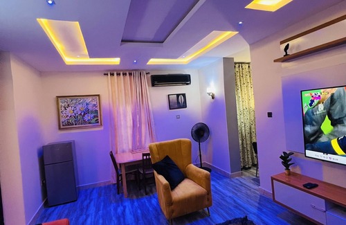 Port Harcourt Apartment | Beautifully furnished 1 bedroom fully air conditioned apartment
