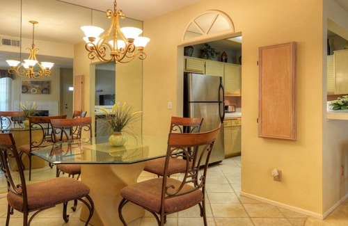 Valencia Condo | Beautifully Furnished & Excellent Location!