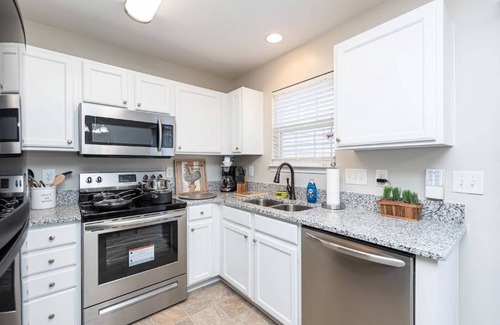 Northeast Raleigh House | Beautifully Furnished, Raleigh Townhome Retreat