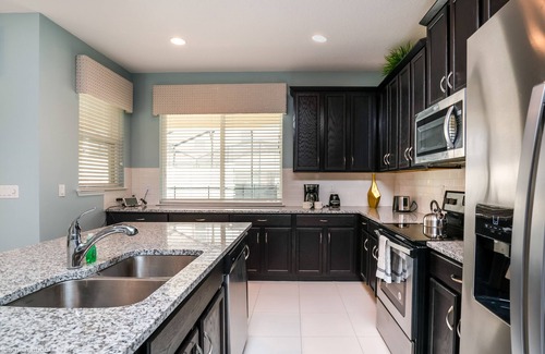 Four Corners House | Beautifully furnished townhome in Solara Resort!
