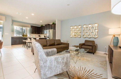 Four Corners House | Beautifully furnished townhome in Solara Resort!