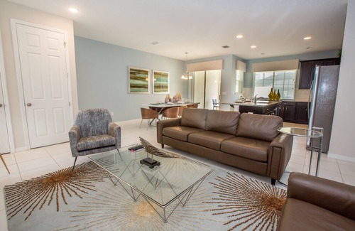Four Corners House | Beautifully furnished townhome in Solara Resort!