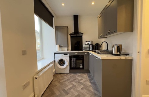 Airdrie Apartment | Beautifully renovated, modern 1 bedroom house