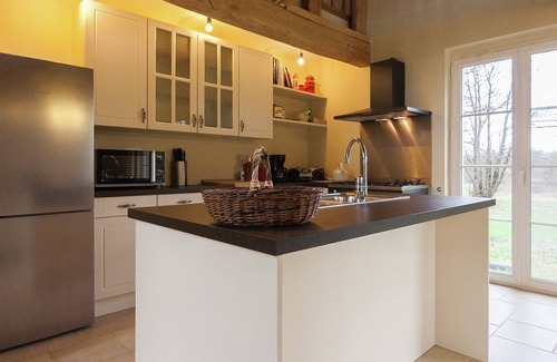Auriac House | Beautifully located country house with heated pool