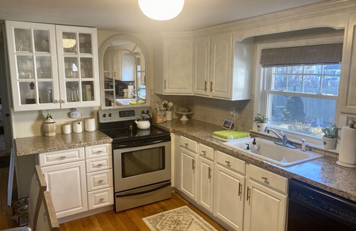 Green Harbor-Cedar Crest House | Beautifully Maintained Home 1/2 mile from Beach!