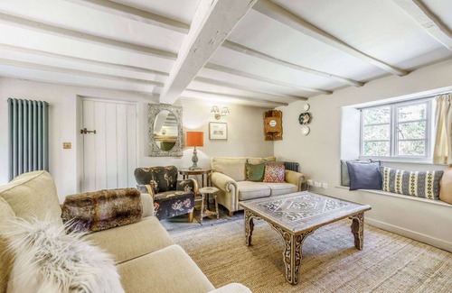 Ebrington Cottage | Beautifully presented 17th century Cotswold holiday cottage - Cricket Cottage