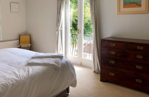Barford St Martin House | Beautifully Refurbished 4 Bedroom Country Home