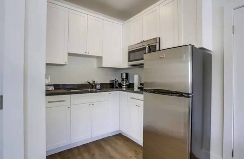 University Heights Apartment | Beautifully Remodeled Studio apartment
