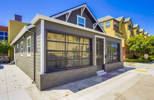 University Heights Apartment | Beautifully Remodeled Studio apartment