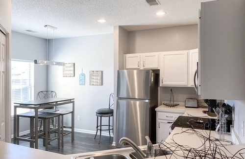 Red Hill Condo | BEAUTIFULLY RENOVATED CONDO IN LEGENDS GOLF RESORT