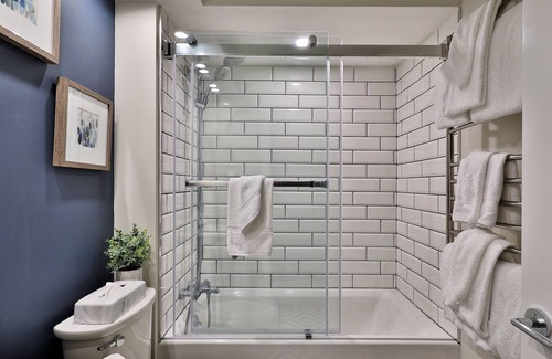 Killington Condo | Beautifully renovated spacious 2 room 2 BA suite 542