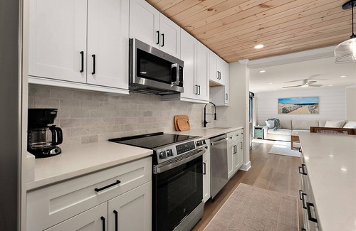 Midtown Ocean City Condo | Beautifully Renovated Two Bedroom Oceanfront Condo