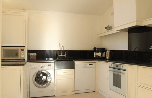 Joucas House | Beautifully Renovated Sheepfold, Steps away from a typical "Perched" Village