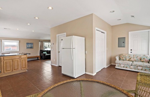 Misquamicut Condo | Beautifully Renovated 2 Bedroom Condo with Amazing Water Views