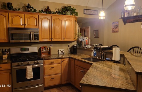 Blandford House | Beautifully Restored Federal Colonial. New pool,Large Deck, Family Friendly.
